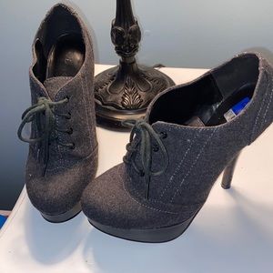 Cute tie up grey school girl heels